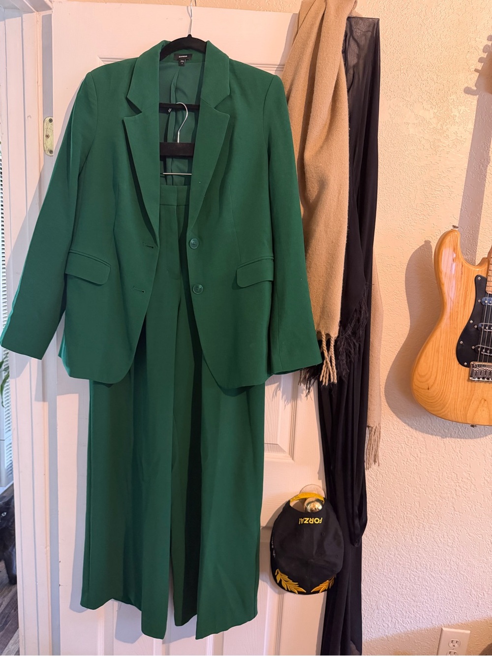 Express Emerald Green Tailored Blazer and Wide-Leg Trousers